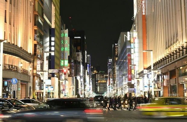 夜　ネオン