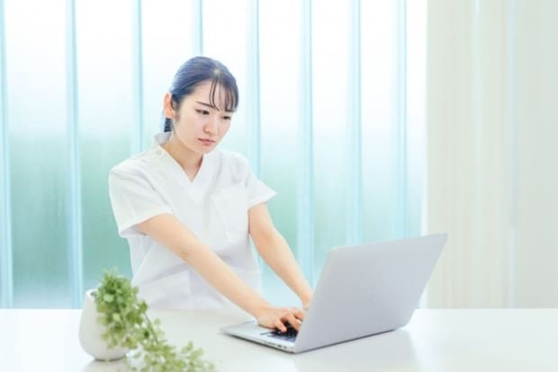 医療事務の仕事で【カチンときた】契約外業務を頼まれて…→ブラック病院のズル賢い手口