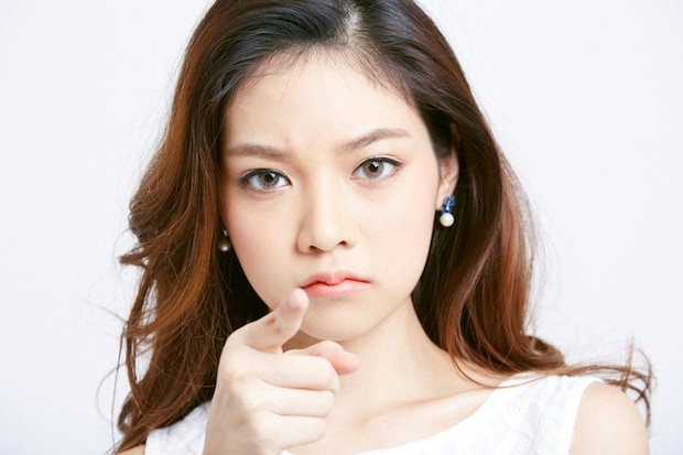 怒る　女