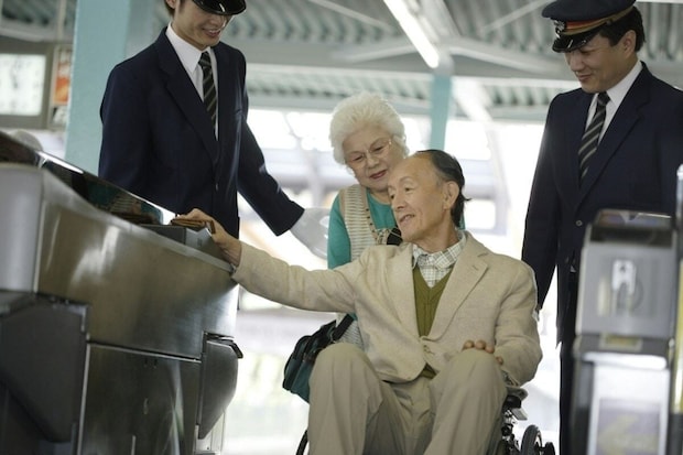 電車で出くわした老夫婦の会話に20万いいね「そんな老後に憧れる」「心は若いまま」