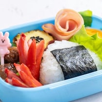 弁当箱を出さない中1息子に「しまじろう」を持たせた結果…→まさかの反応に1900いいね「強メンタル」