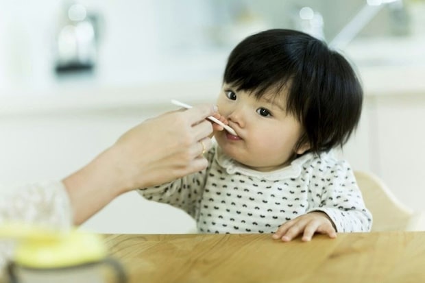 「足おろして！」2歳児を注意した母→返ってきた“まさかの返事”に1万いいね「確かにそう」「うちの小3も」