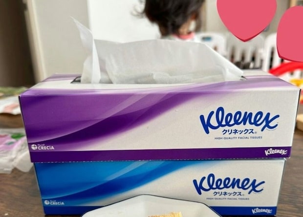 子どもの背後で【こっそりティータイム】→バレない工夫に1万いいね「わかる」「私はバレました」