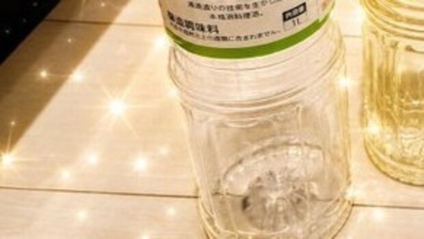 「買ったのは誰だ!?」ある調味料が増殖したキッチンに6.9万いいね「ナンボあってもええ」「常夜鍋やりましょ」