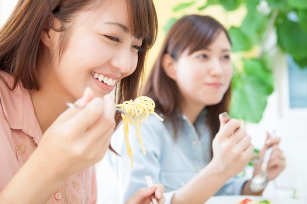 パスタ　女性　ランチ　友達
