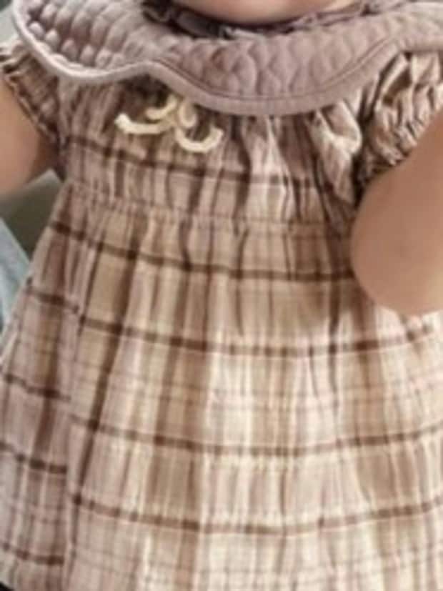 「娘立てます」アピール!かわいいおててに胸キュン1.3万いいね「余裕がある可愛さ」「可愛いお手手」