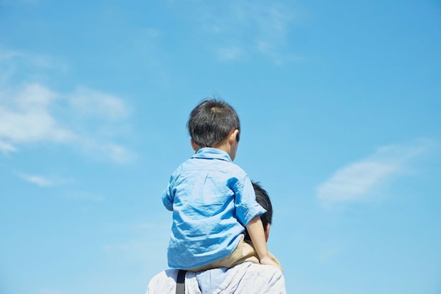 室内遊び場でゴネる我が子に「もう夕方、お外真っ暗だよ！」→外に出たらガッツリ太陽…直後の「リカバリー」に500いいね