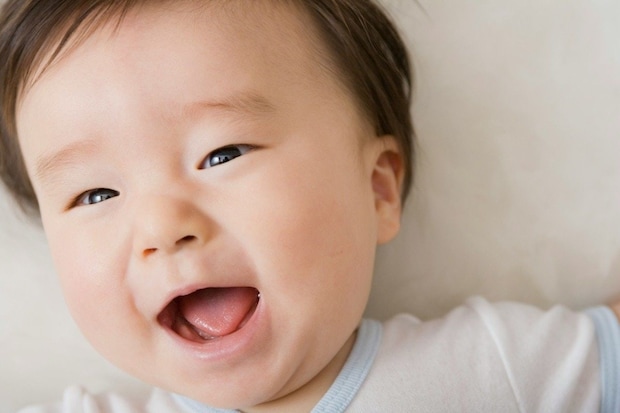 エアコン工事中の赤ちゃんが大号泣→作業員も驚いた”泣いていたまさかの理由”に11万いいね「とてもほっこりする」