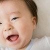 エアコン工事中の赤ちゃんが大号泣→作業員も驚いた”泣いていたまさかの理由”に11万いいね「とてもほっこりする」
