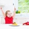 炒飯が大好きな3歳児がフライパンを覗いて大喜び！→その後の“まさかのオチ”に2.2万いいね「可愛らしい」