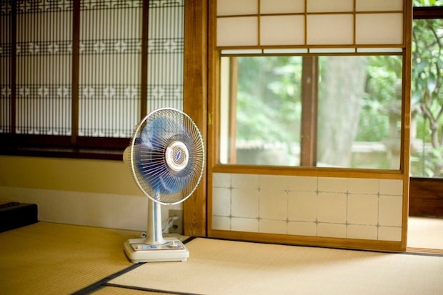 昭和の夏、エアコンなしで過ごせたのはなぜ？「令和には無理ゲー」な疑問に1800いいね