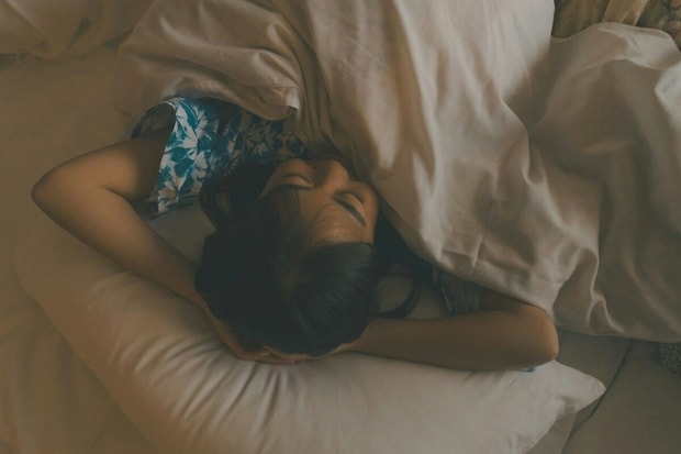 夜中にふと目覚め、妻と子供たちを見たパパの「ある行動」→愛に溢れた日常の光景に900いいね「サイコーの幸せ」
