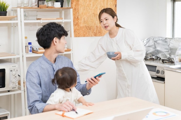 夫　育児　不満