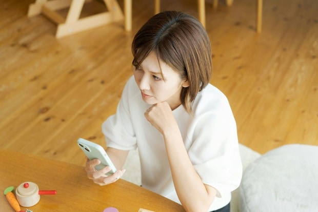 通知が止まらない！20人以上の保育園のグループLINE…「リアクションだけで済ませたい」ママたちの本音