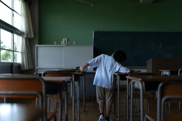 「もしかして友だちいない?」小学校に入学して3週間…休み時間に一人でいるのは普通?