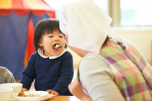 家では食べない食材を保育園では完食→先生に聞いた“まさかの理由”に1.2万いいね「横転した」「器かーーーい!!」