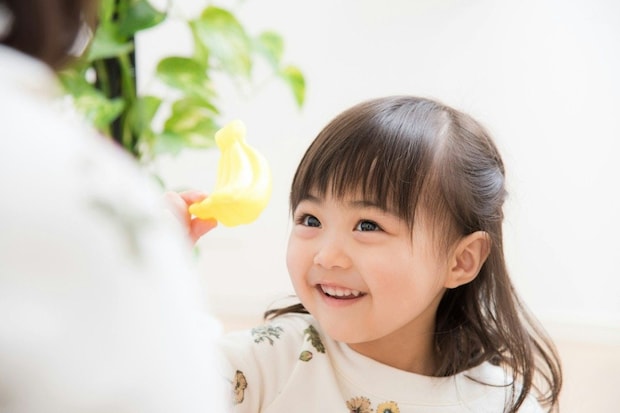 夫も7歳も気づかなかったアイシャドウ→真っ先に気づいた2歳娘に14万いいね「さすが女子」「かわい～」