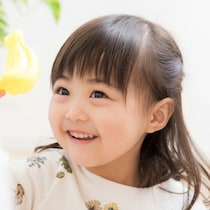 夫も7歳も気づかなかったアイシャドウ→真っ先に気づいた2歳娘に14万いいね「さすが女子」「かわい～」