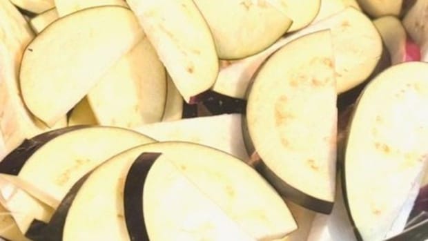 【なすが安い日はこれ】レンジだけで作れる絶品副菜に7,400いいね「美味しさが伝わってきます」「絶対うまいやつ」