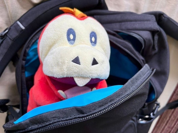 家族旅行中「ぼくのリュックはもうまんいん」小4息子のリュックの中身に2,600いいね「大事な相棒だもんね！」「同じ」