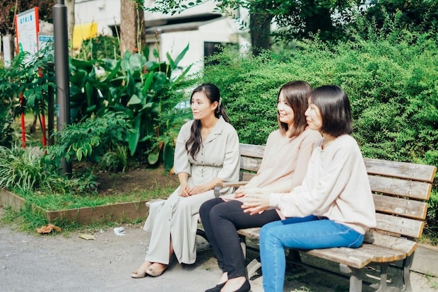 「気を使うから関わりたくない」離れたくても離れられない…ママ友関係に悩むリアル