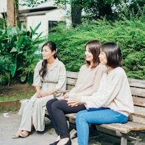 「気を使うから関わりたくない」離れたくても離れられない…ママ友関係に悩むリアル