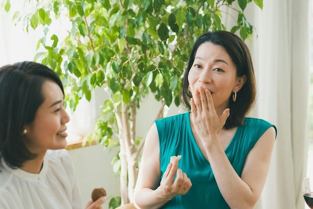 「早く帰ってほしい…」遠方の友達が深夜まで居座る。どう伝える？