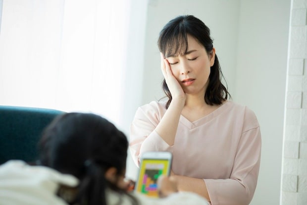 「ママどうぞ」の靴を拒絶。急かす焦りで冷たく返答→寝顔を見て猛反省する夜
