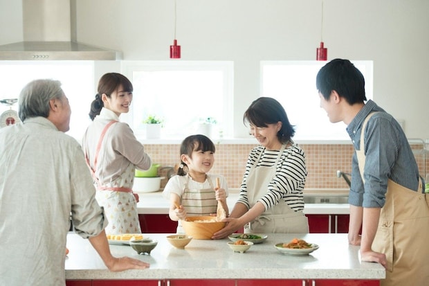 「実家に帰省したら毒親だったと気づいた」義両親との差に謎の感情が…