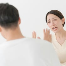 「旦那がいると子供が3人いるみたい」育児も家事も自分優先でイライラが止まらない…