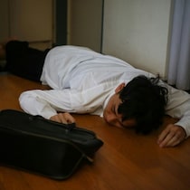 「夜勤だから」が理由になる？リビングで爆睡する夫へのモヤモヤ、みんなどうしてる？