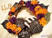 【ハロウィンのリース】おしゃれに手作りして子供といっしょに楽しもう！