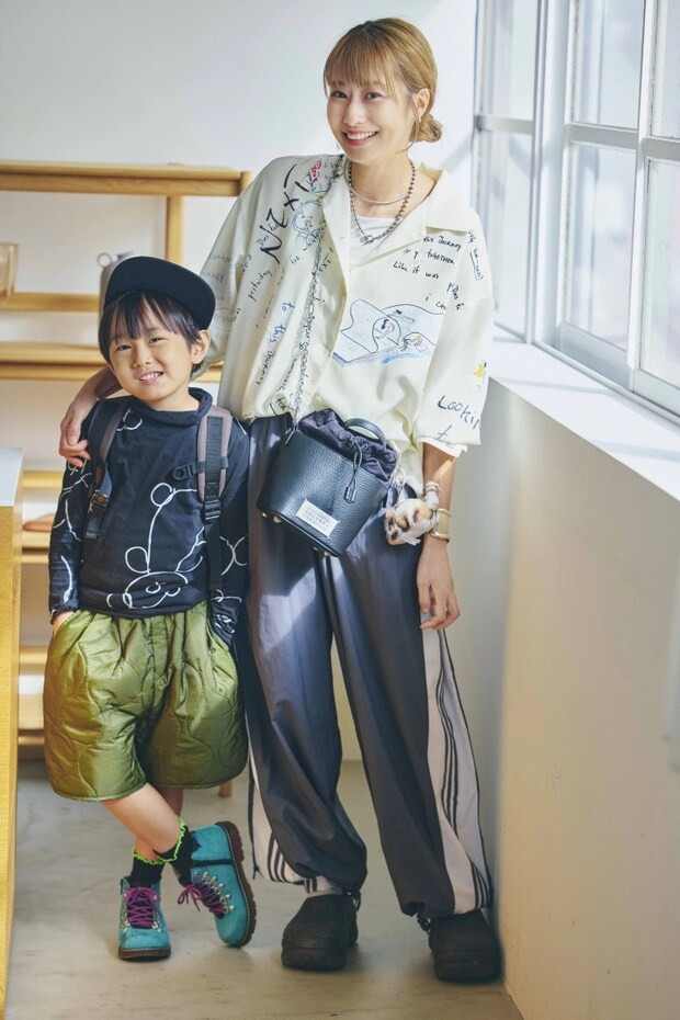 【親子SNAP】動きやすいのに品良くおしゃれ♡5歳男子ママの秋のリンクコーデとバッグの中身