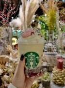 「もう飲んだ？」【スターバックス】気になる新作ドリンクは華やかなティー×ストロベリー