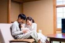 赤ちゃんとの旅行はいつから？必要な持ち物リストや計画の立て方、注意点など解説