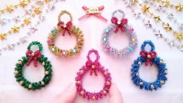 「100均の材料で超簡単!」かわいすぎるクリスマスリースの作り方