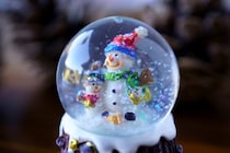 「世界に一つだけのスノードームを作ろう！」100均グッズでもできるスノードームの簡単な作り方を紹介♪