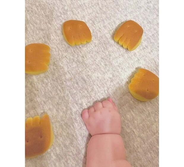 パンみたいでおいしそう～！もちもち赤ちゃんのおてて♡