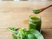 美味しすぎて便利すぎる！コストコバジルソース「バリラペーストジェノベーゼ」の使い方やアレンジレシピ紹介
