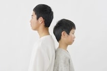 「背を伸ばすには？」身長を伸ばす方法13選！睡眠・食事・運動の「正解」を総まとめ＜整形外科医監修＞