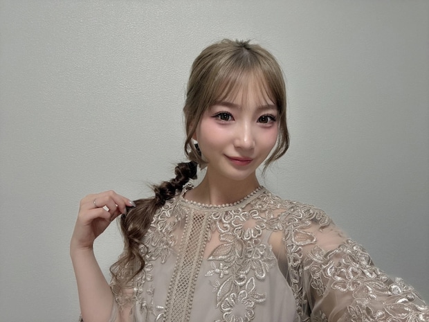 「結婚式のお呼ばれヘアはこれに決定!」華やぎローポニーで、おしゃれも好感度も手に入れる♪<すずちゃんのヘアアレンジ講座>