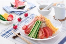 「さっぱり食べられる「夏バテにも効く♪」冷やし中華に合う献立レシピ紹介！付け合わせで食べたい主菜や副菜のおかず・スープまで