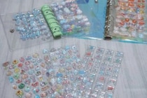 100均・ダイソーのシール帳売り場はどこ？透明シール帳や台紙など【2026最新】