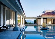 沖縄の光と風を感じる癒やしの空間「ザ・リッツ・カールトン沖縄」