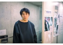 カンヌ国際映画祭の監督週間に日本人史上最年少で選出。団塚唯我監督が『見はらし世代』で描いた東京と家族