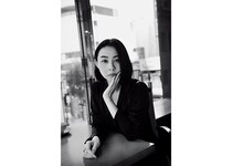 【私と銀座の物語】思い出がある街でかつて生きていた人の声を聞く。作家 朝吹真理子