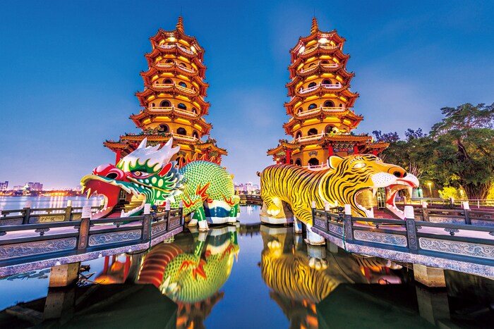 台湾 高雄「龍虎塔」