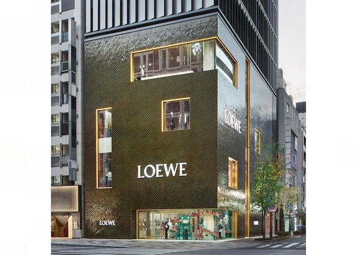 ロエベの新店が銀座に。日本最大規模「カサロエベ銀座」オープン