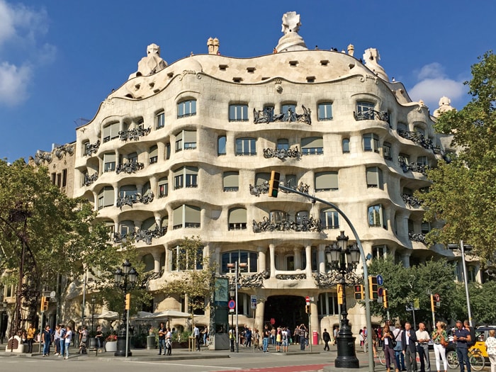 スペイン　カサ・ミラ