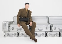 リモワから初のレザーバッグ「グルーヴ コレクション」が登場